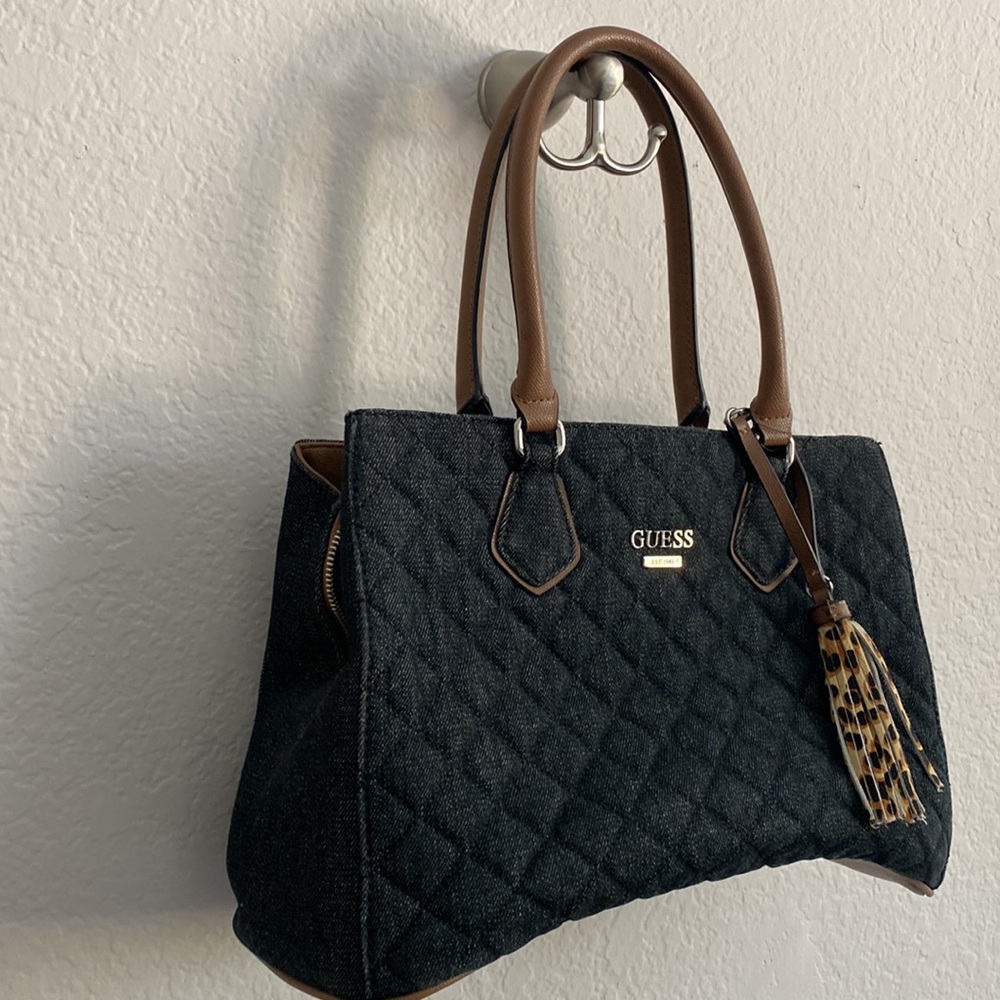 Guess Handbag - Picture 2 of 9